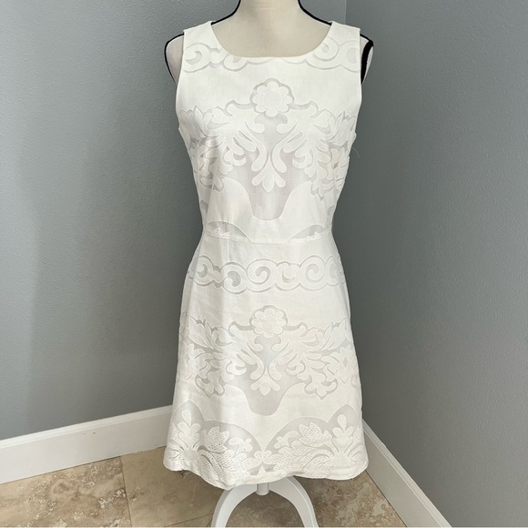 Daniel Cremieux Dresses & Skirts - Daniel Cremieux White Sleeveless Sheath Dress Scoop Neck Mini